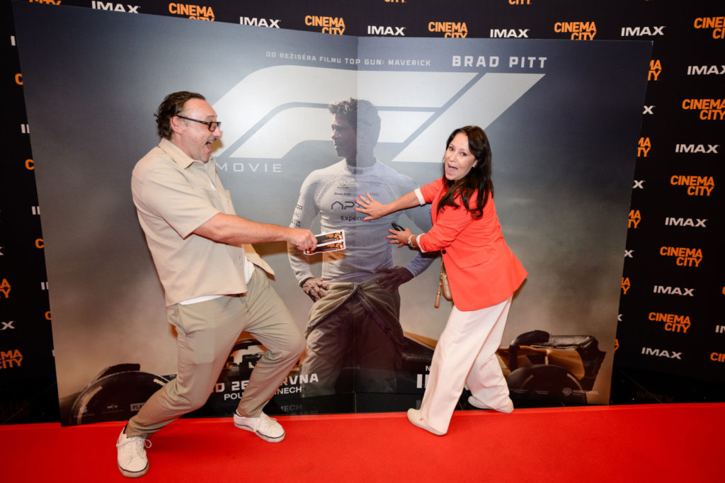 Premiéra v pražském kině IMAX: Snímek F1 The Movie přivezl do kin adrenalin, rychlost a emoce